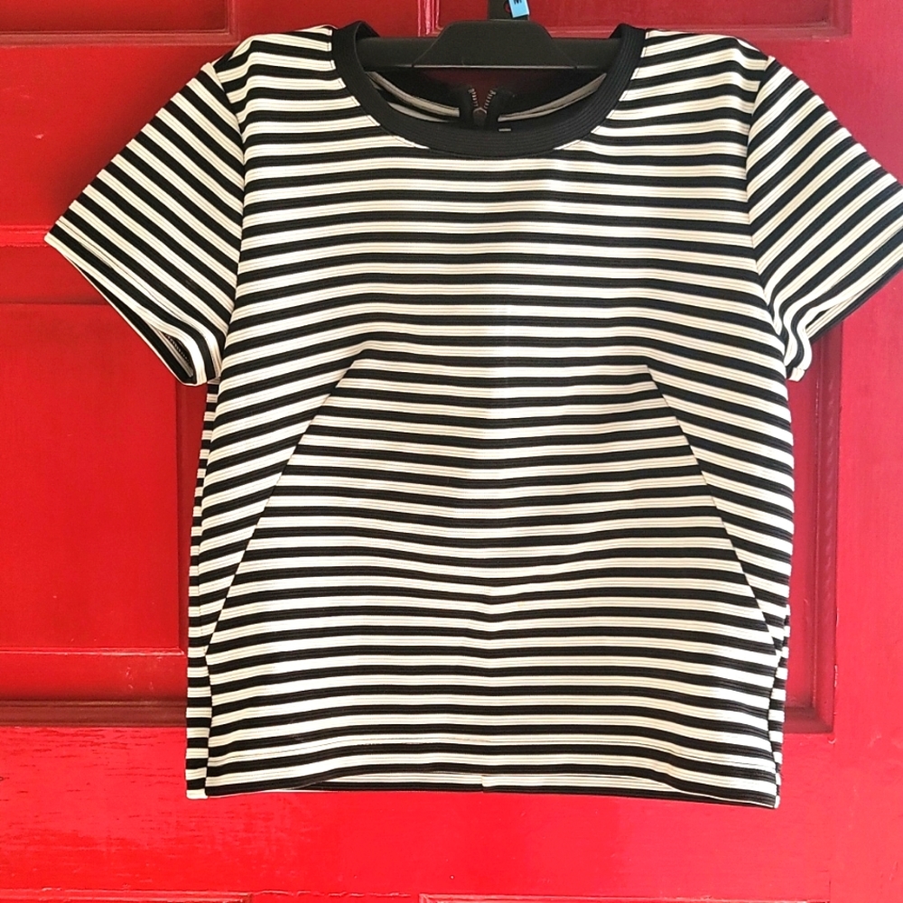 Attention crop top